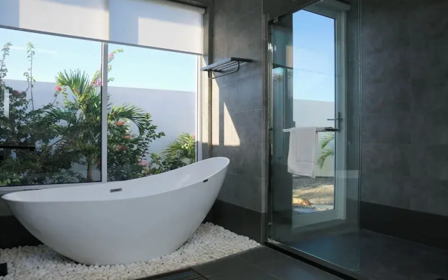 Lake Side Deluxe Villa