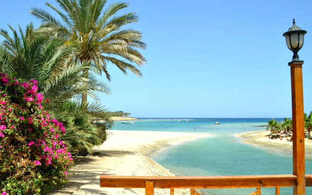 Brayka Bay Resort