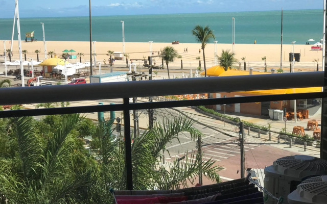 Alugo Temporada apartamento frente ao mar de Fortaleza.