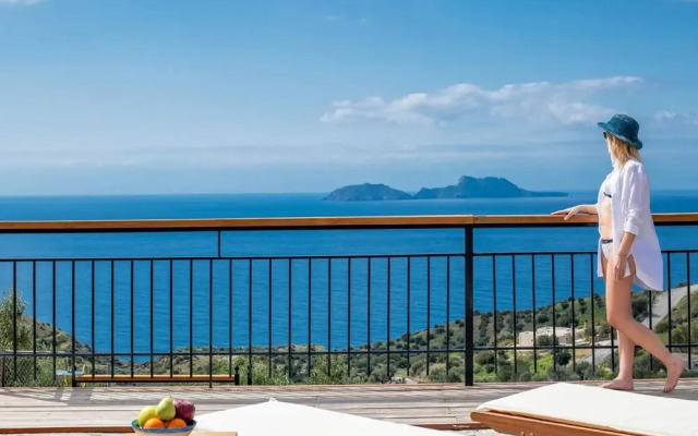 Elena Junior Deluxe Suite by Estia