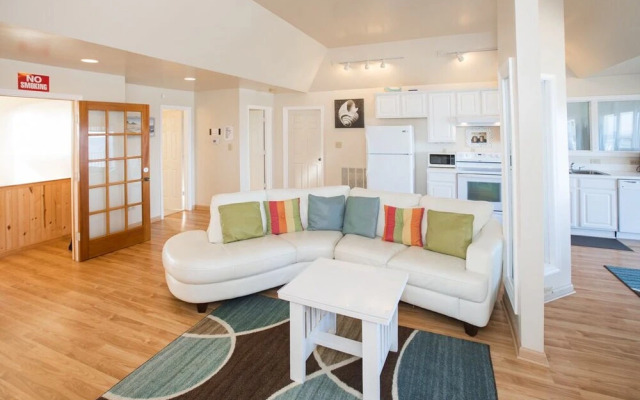 Oceanfront Villa - 12 Br Home