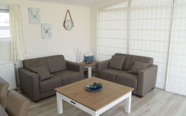 Modern Chalet With Combi-microwave