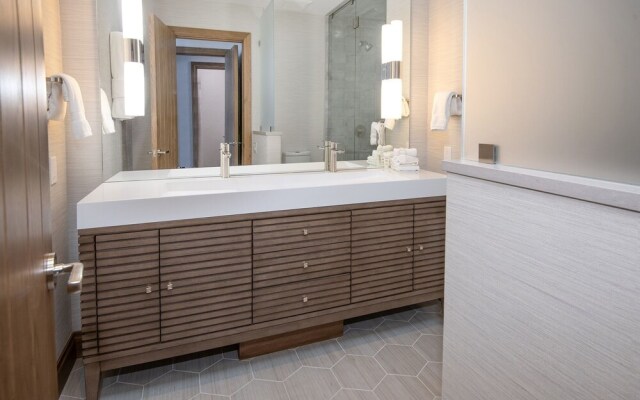 Highlands Westview 300 3 Bedroom Condo by RedAwning