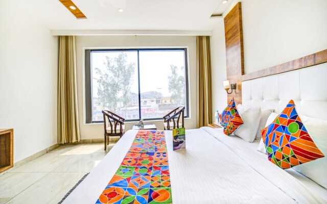 FabHotel Three Palms