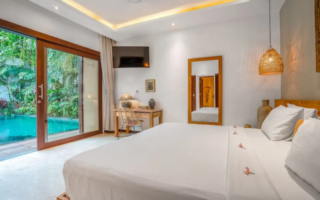 Frangipani Villa Putih at Berawa