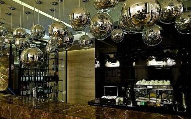 Velvet Hotel & Restaurant