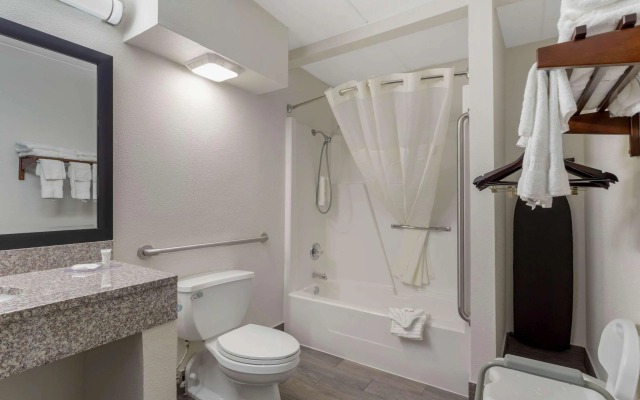 Clarion Pointe Kimball