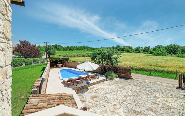 Modern Holiday Home in Porec With Swimming Pool