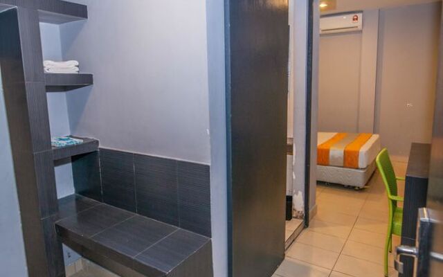 OYO Rooms Center Point Mall