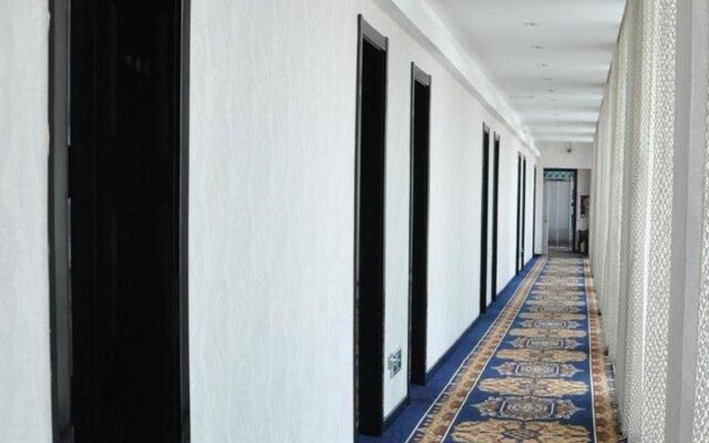 Aolong Business Hotel