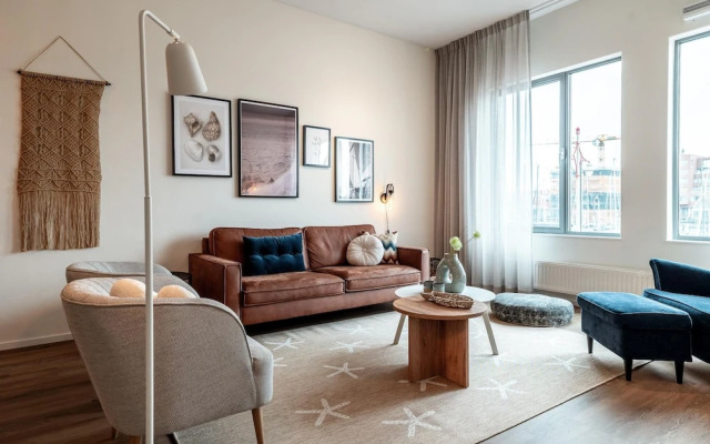 Beautiful Apartment With Harbour Views