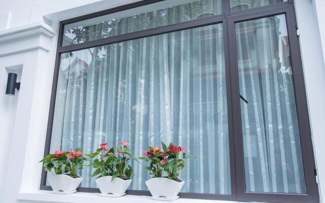 Dinh Elegant Hanoi Hotel