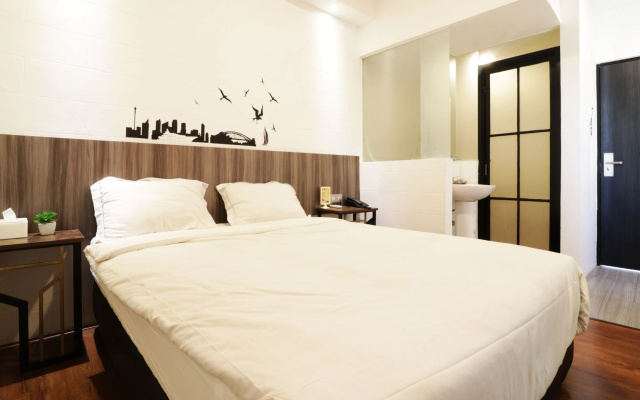 Hotel Sanrina Makassar – Guest Rooms – Makassar