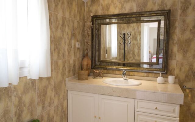 Living4Malaga Banos Del Carmen