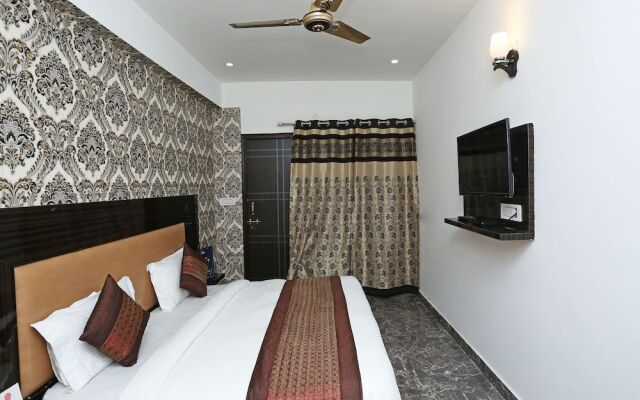 OYO 11405 Hotel Tej Palace