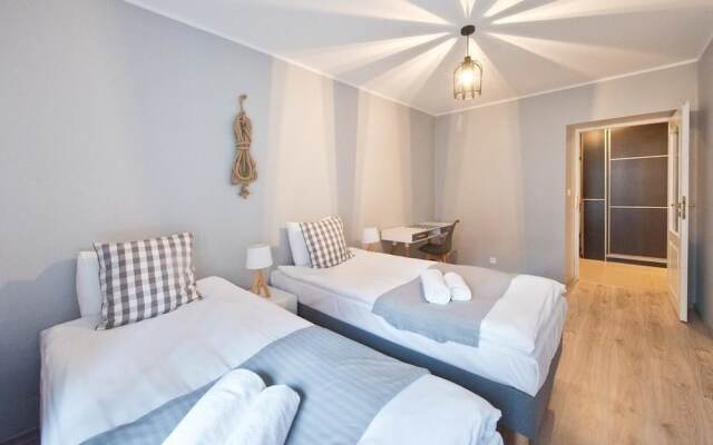 Navy Group - Old Town Apartments