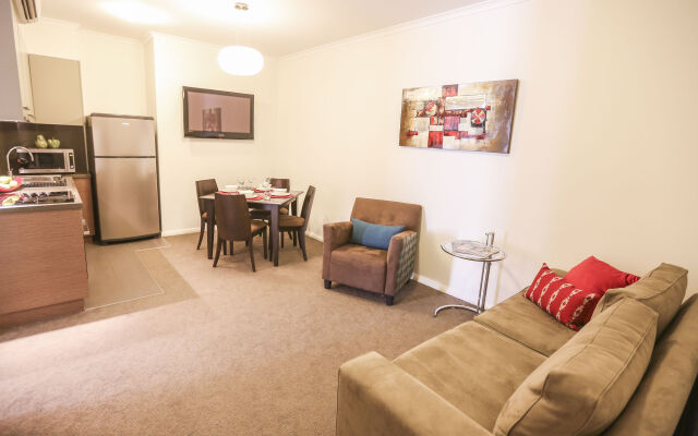 Indulge Apartments - Ontario