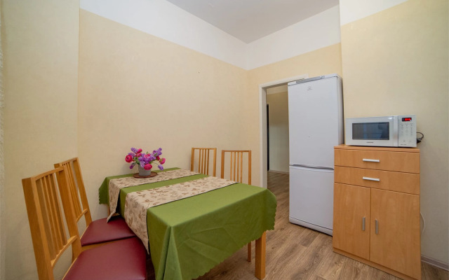 BeGuest на Щорса 53