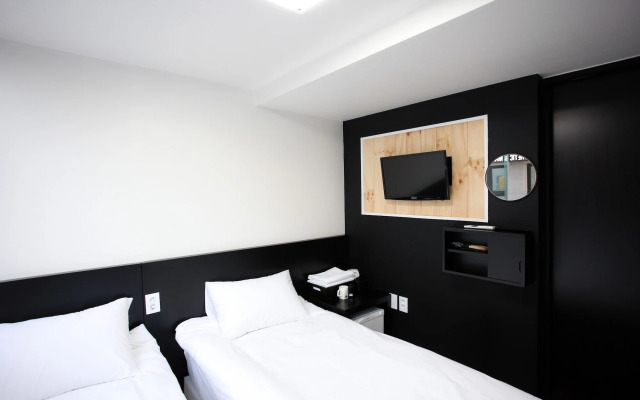 Ekonomy Hotel Myeongdong premier