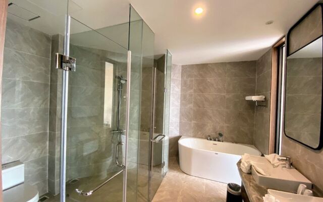 Muong Thanh Luxury Ha Long Centre Hotel