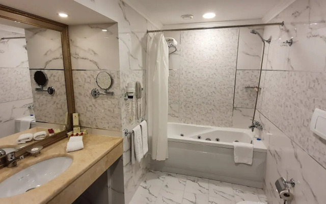 Отель Grand Mir