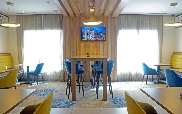 Hampton by Hilton Dubai Al Barsha