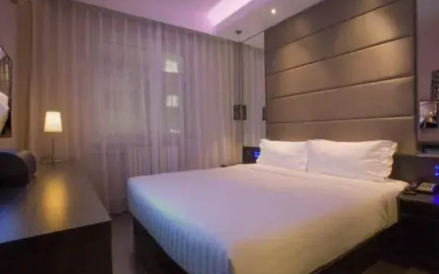 Orange Hotel Select Shanghai Xizang North Road Metro Station