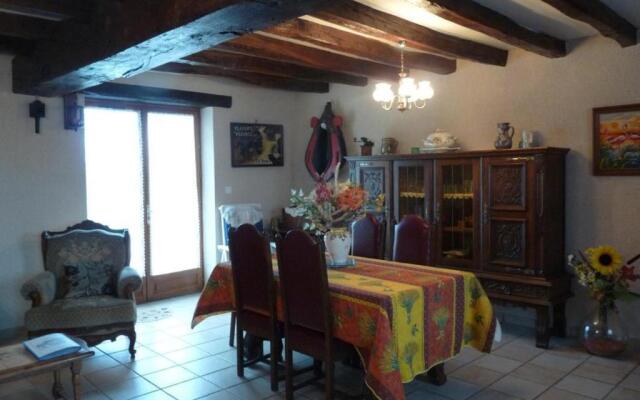 Gîte Verneix, 4 pièces, 6 personnes - FR-1-489-83