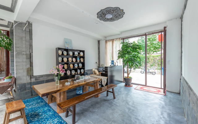 Dali Huazhaoying Inn