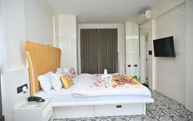 Urvi Banquets & Guest House