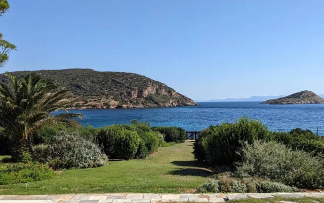 Summer Villa in Porto Rafti
