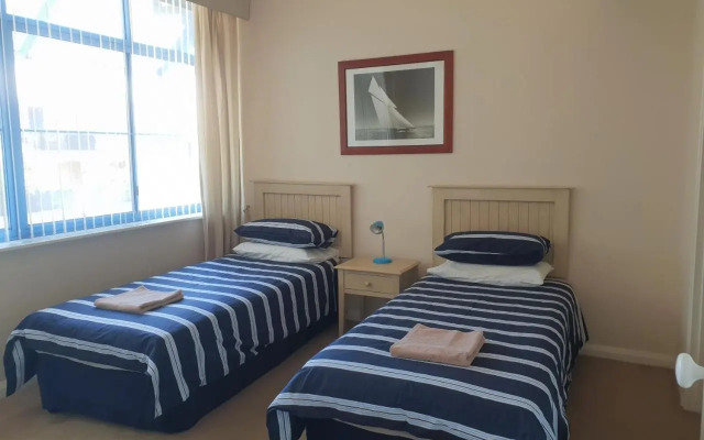Granita's - 2 bedroom converted South Fremantle warehouse apartment
