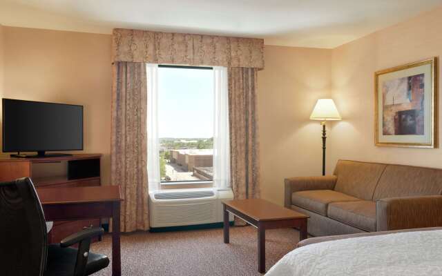 Hampton Inn & Suites West Bend