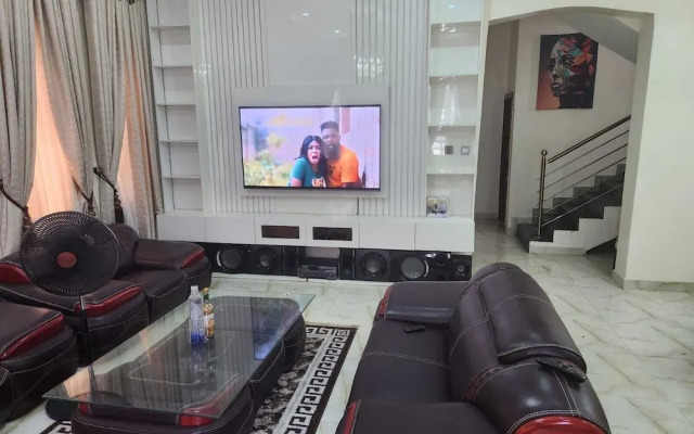Impeccable 4-bed House in Lagos Nigeria