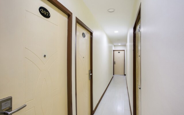 OYO 90282 Hotel Taj Seksyen 7