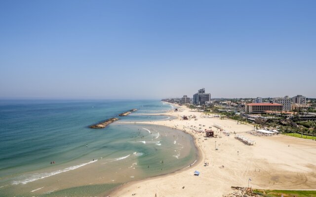 Panoramic Sea View W Pool & Gym Access