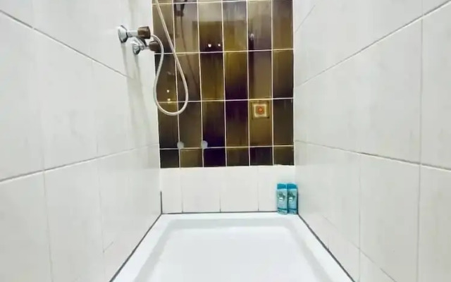 Spacious 4 BR Apt Perfect for Groups