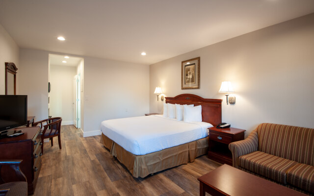 Studio City Court Yard Hotel