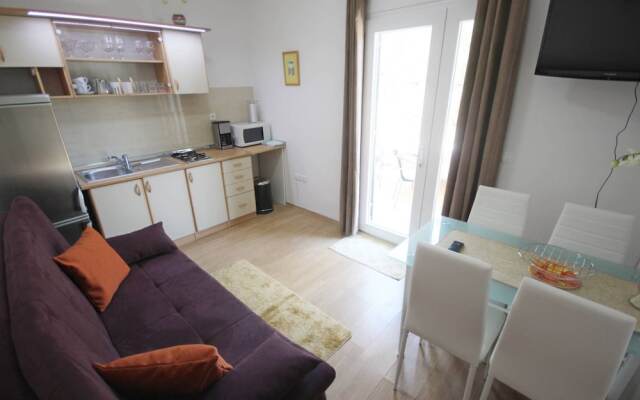 Small Apartment For A Great Holiday