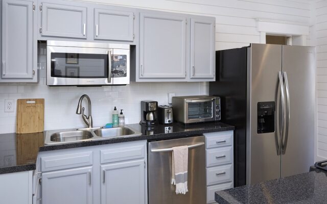 Heart of Highlands! 3BR Loft!