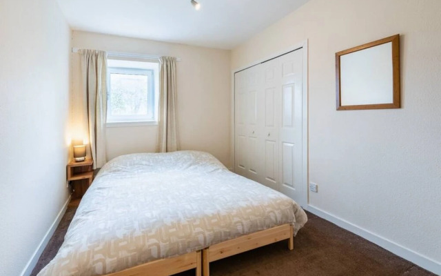 Roseangle - Spacious Family Apartment With South Facing Garden