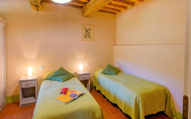 Spacious Holiday Home with Swimming Pool in Anghiari