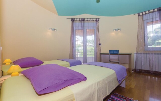 Stunning Home in Pula With Wifi and 4 Bedrooms