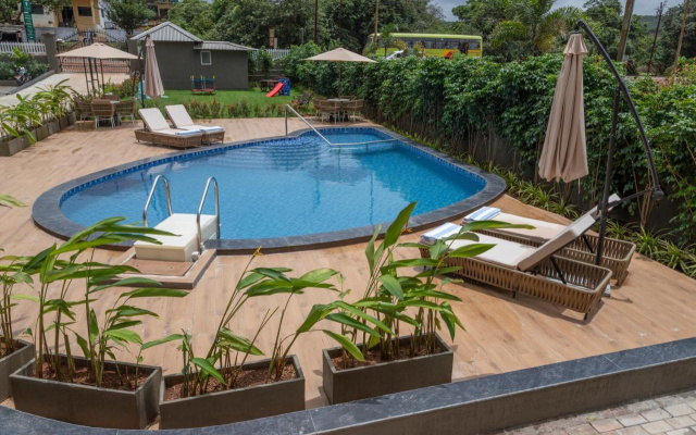 Stone Wood Hotel Amboli