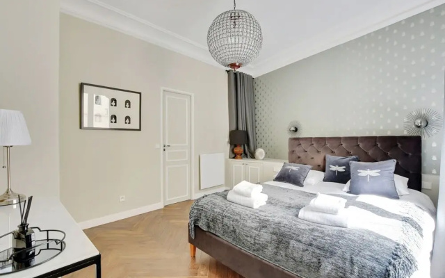 Charming Apartment - 1br/4p - Place Victor Hugo