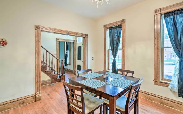 < 1 Mi to Downtown: Historic Dubuque Gem!