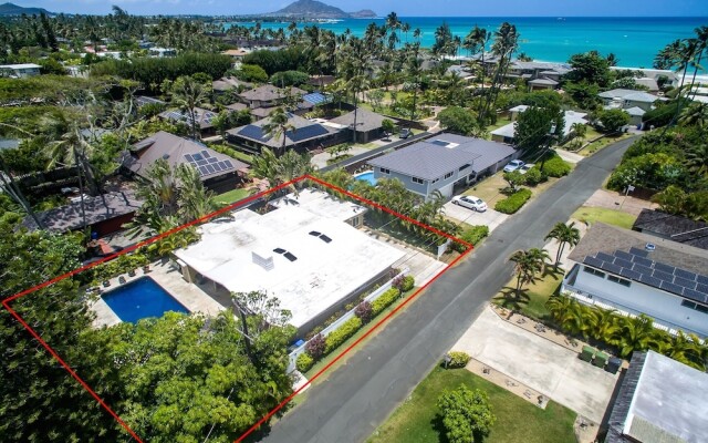 Kailua Beachside 4 Bedroom Home by RedAwning