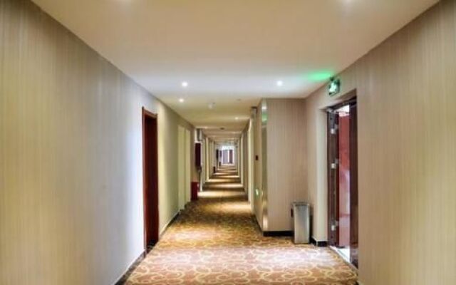 Luoyang Love Me Fashion Hotel