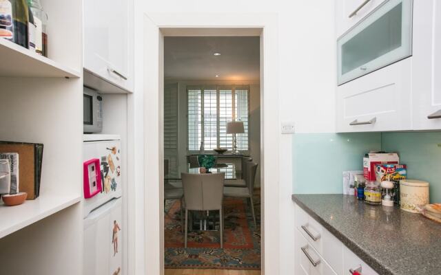 House With Roof Terrace in Pimlico