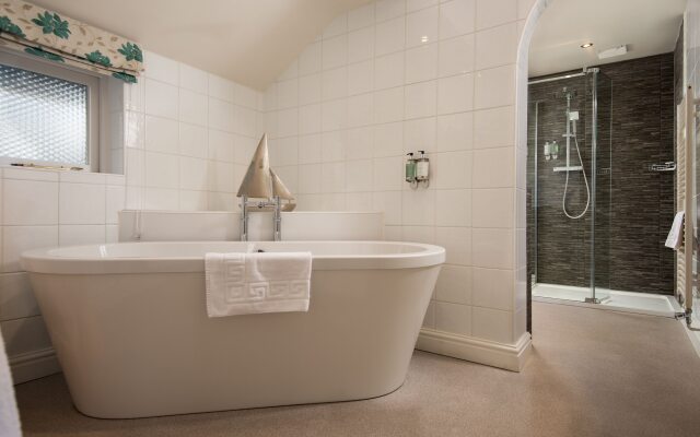 Wateredge Inn- The Inn Collection group